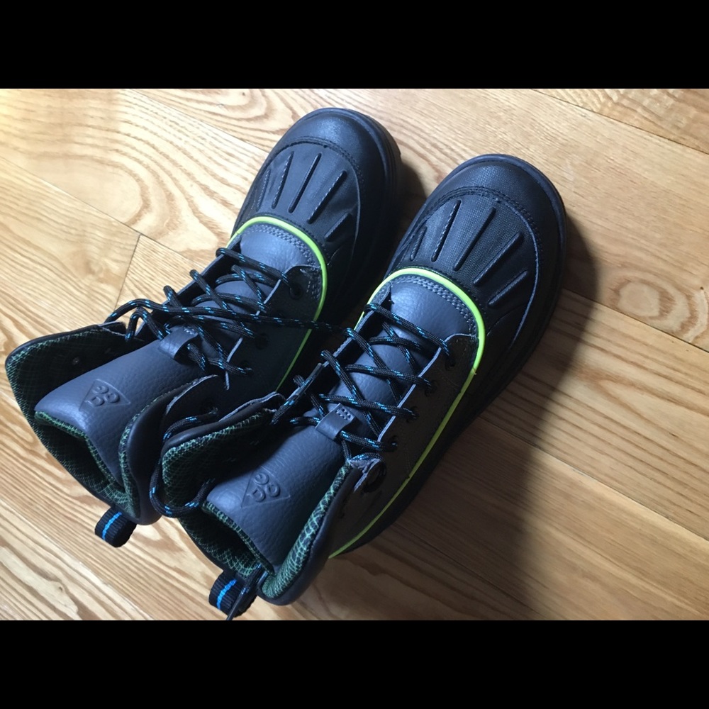 Nike boots
